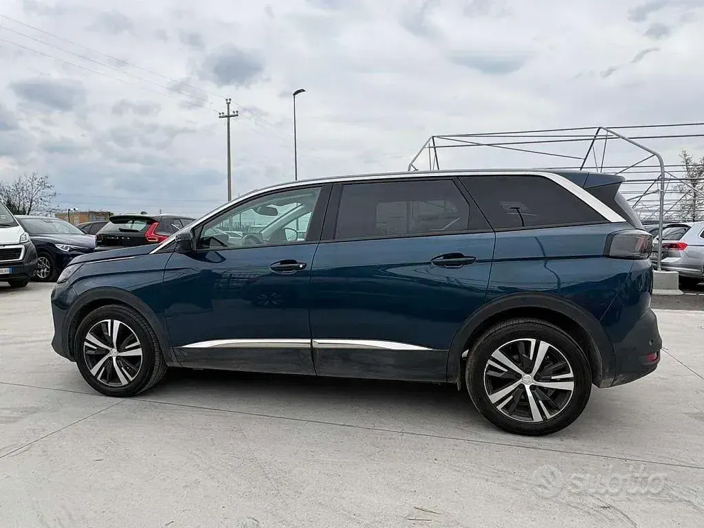 Gebraucht Peugeot 5008 Allure 131 PS (96 kW) 2022 Blau SUV