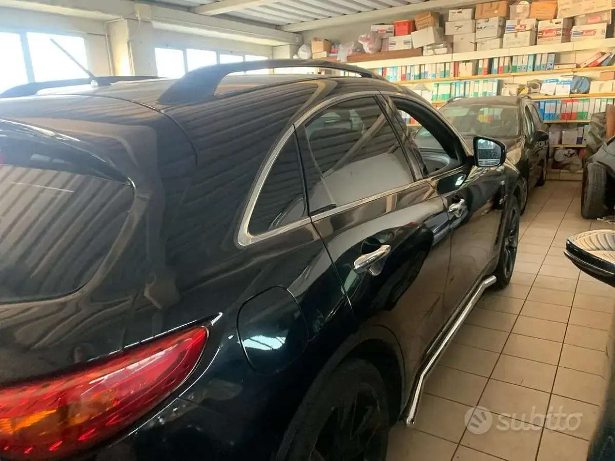 Usata Infiniti QX70 Premium 238 CV (175 kW) 2016 Nero SUV