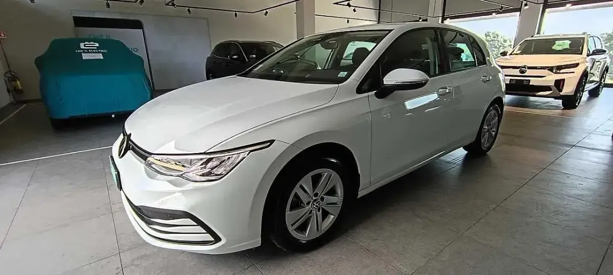 Usata VW Golf VIII Style 131 CV (96 kW) 2020 Berlina