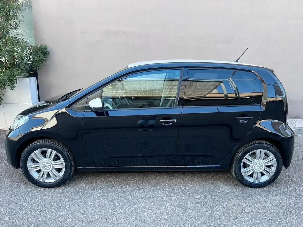 Usata VW up! Highline 75 CV (55 kW) 2017 Nero Utilitaria