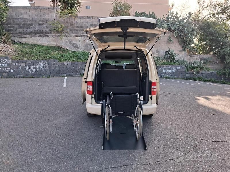 Begagnad VW Caddy 102 HK (75 kW) 2015 Beige Minibuss