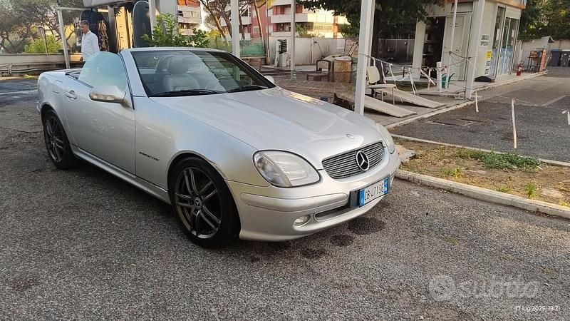 Usata Mercedes SLK200 163 CV (119 kW) 2001 Grigio Cabrio