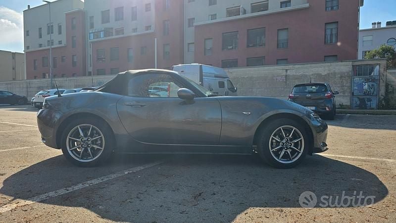 Usata Mazda MX5 Exclusive-Line 132 CV (97 kW) 2023 Grigio Cabrio