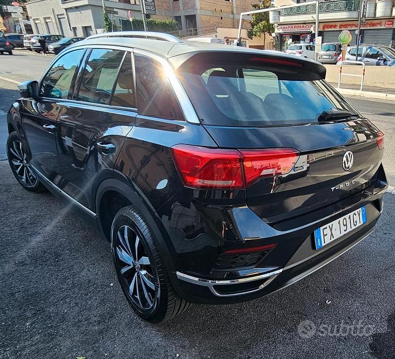 Usata VW T-Roc 116 CV (85 kW) 2019 Nero SUV