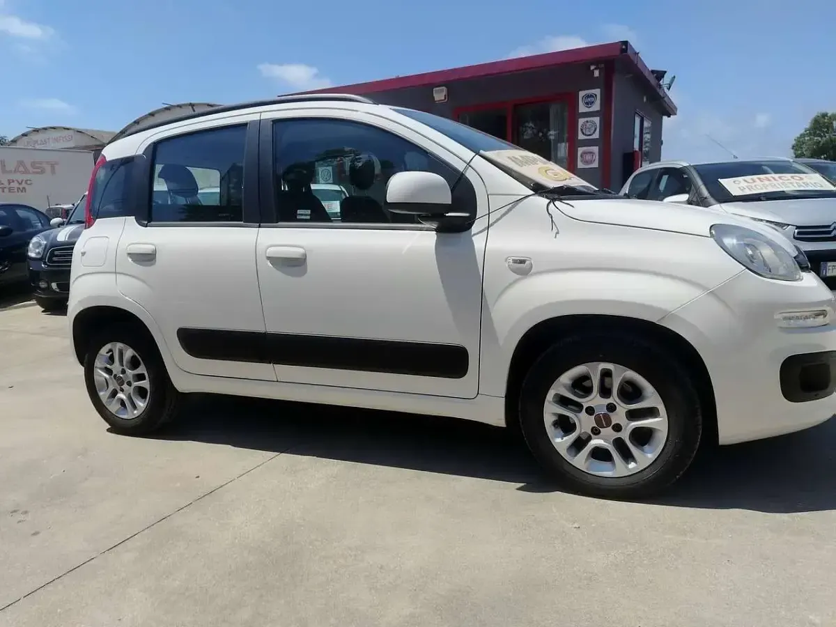 Usata Fiat Panda Lounge 69 CV (50 kW) 2020 Bianco Utilitaria
