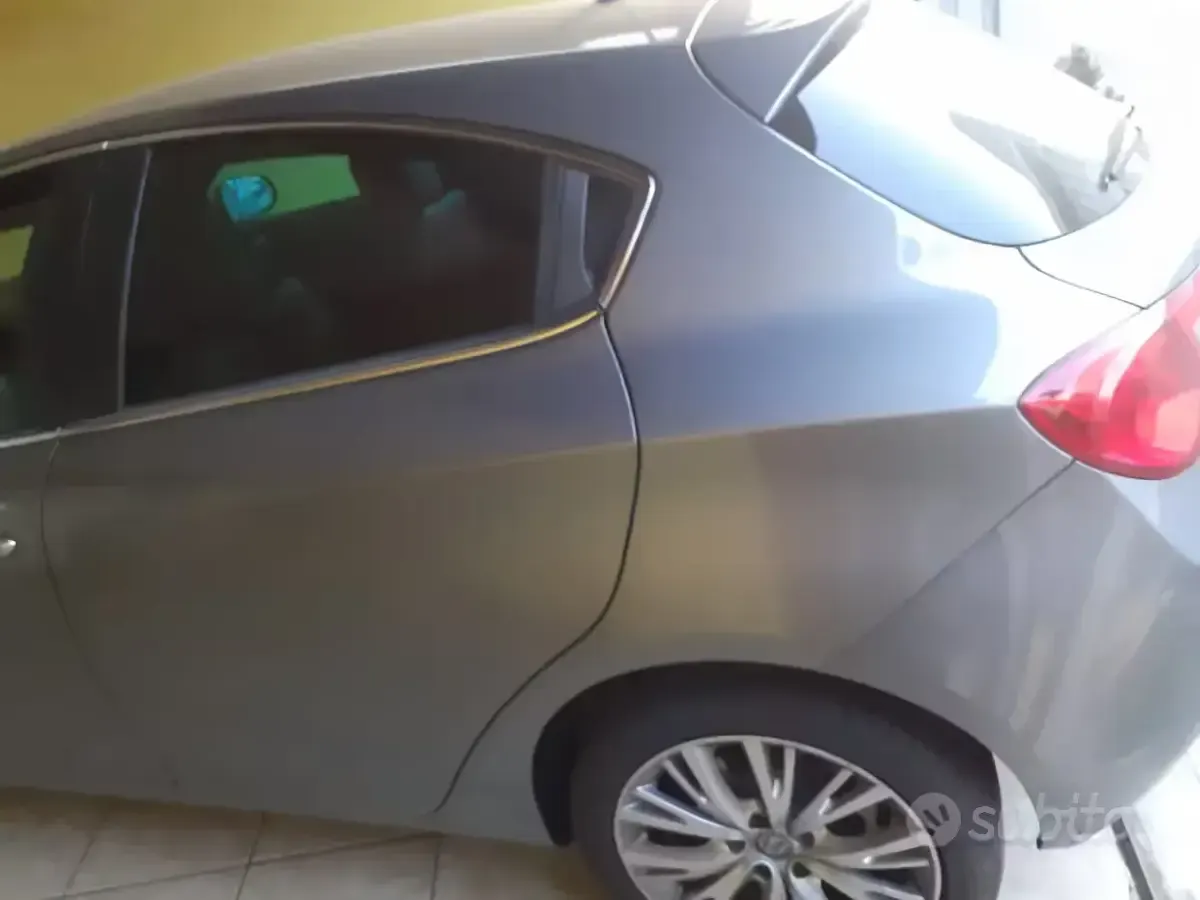 Usata Alfa Romeo Giulietta 170 CV (125 kW) 2012 Utilitaria