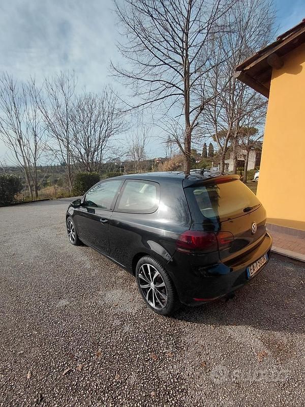 Usata VW Golf VI 122 CV (89 kW) 2010 Nero Utilitaria