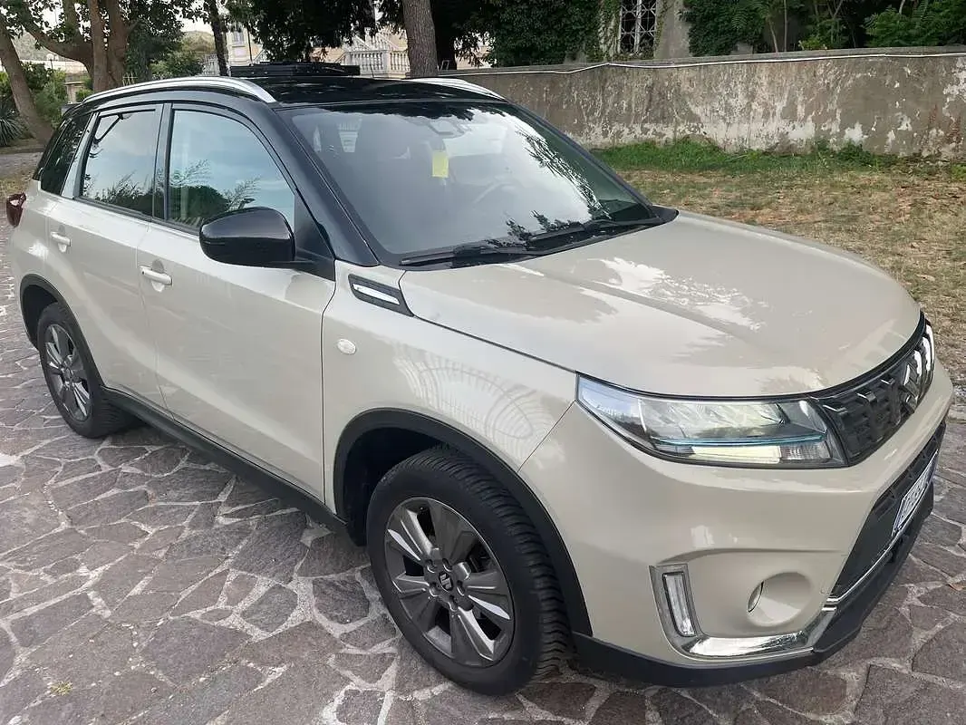 Usata Suzuki Vitara 129 CV (94 kW) 2021 Beige SUV