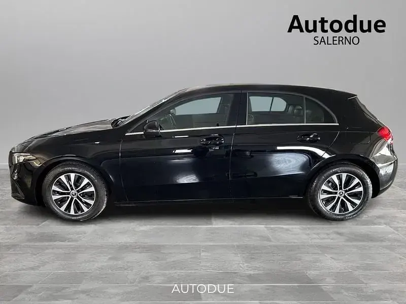 Usata Mercedes A180 Business 136 CV (100 kW) 2020 Nero Berlina