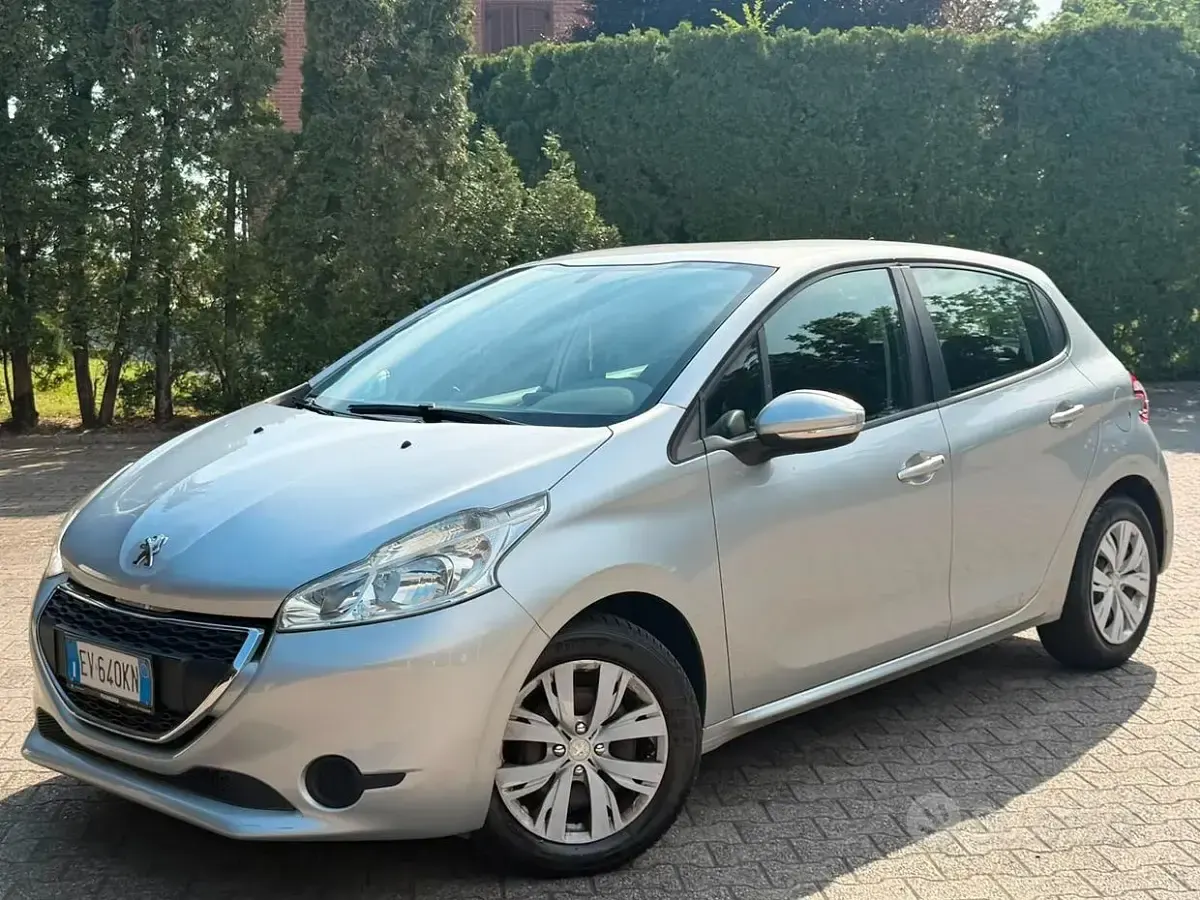 Usata Peugeot 208 Allure 68 CV (50 kW) 2014 Other Utilitaria