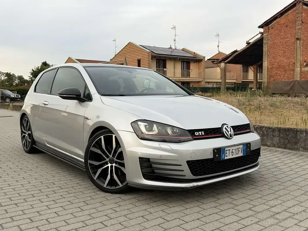 Usata VW Golf VII GTI 220 CV (161 kW) 2013 Berlina