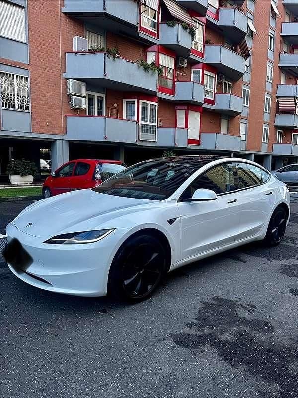 Usata 2024 Tesla Model 3 Berlina | 33.500 € (Buon prezzo) - Immagine 1/4