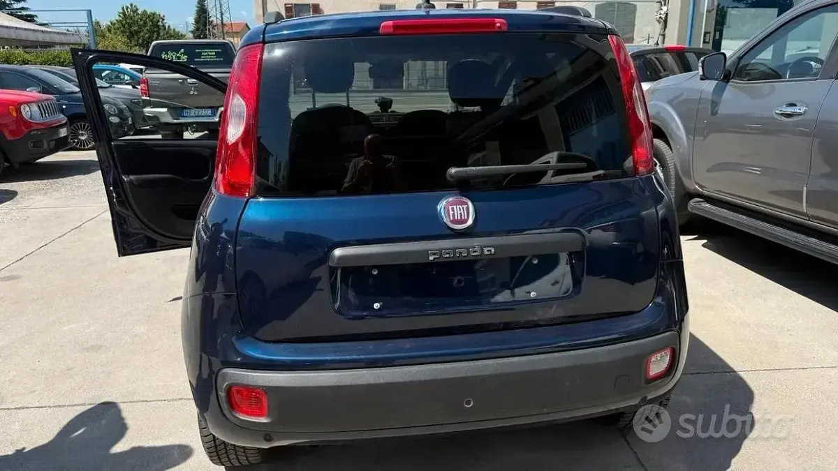 Usata Fiat Panda Lounge 69 CV (50 kW) 2018 Blu Utilitaria