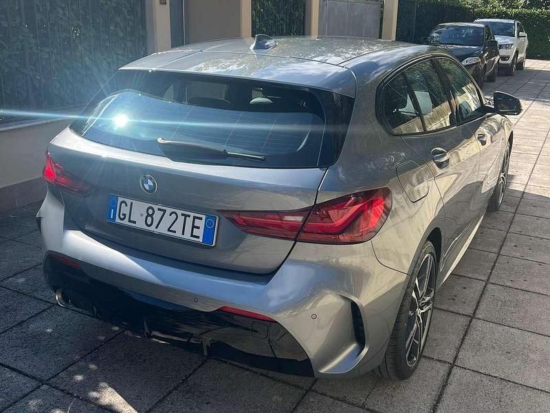 Usata BMW 116 M Sport 116 CV (85 kW) 2022 Grigio Utilitaria
