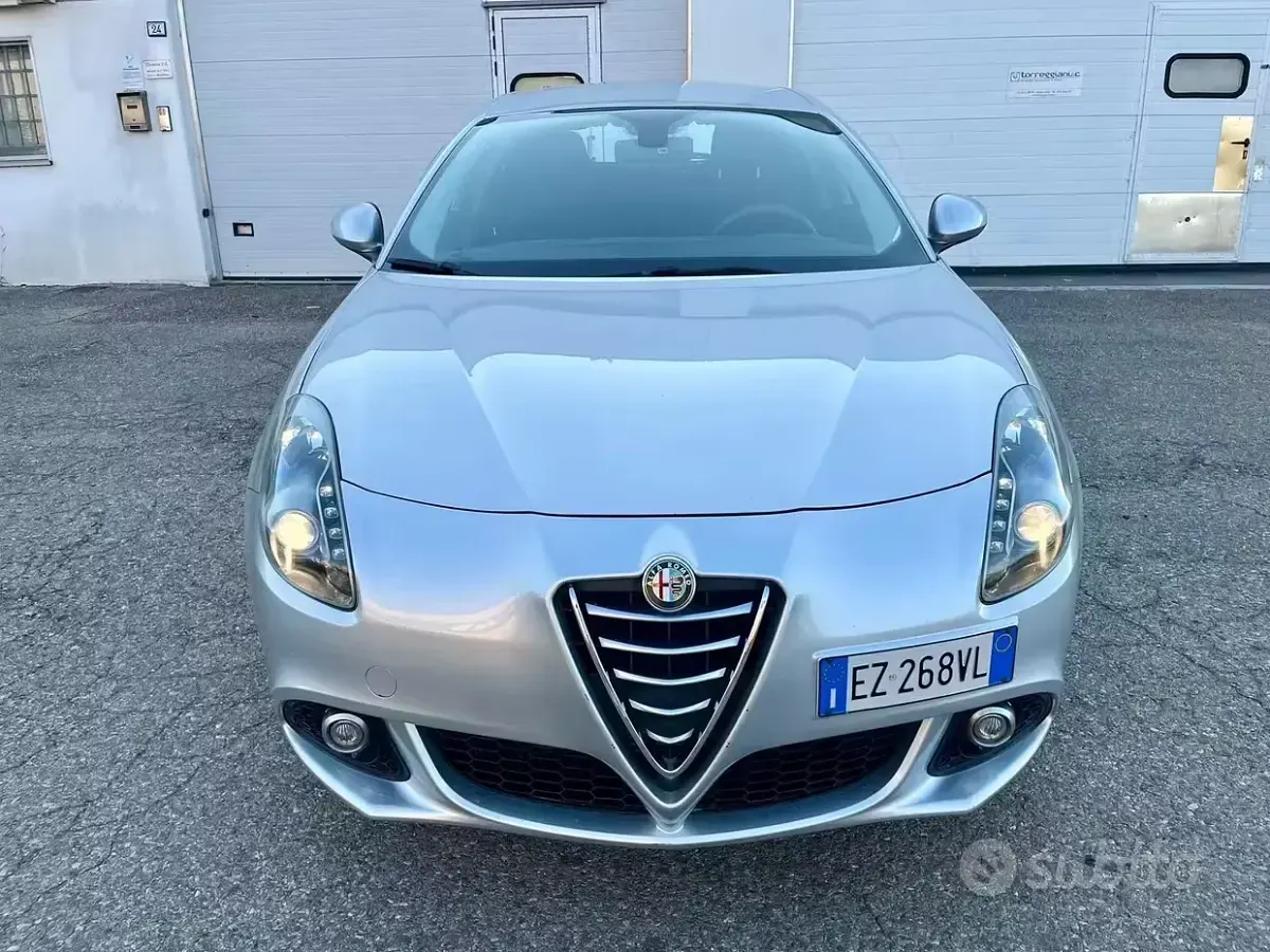 Usata Alfa Romeo Giulietta 120 CV (88 kW) 2015 Grigio Utilitaria