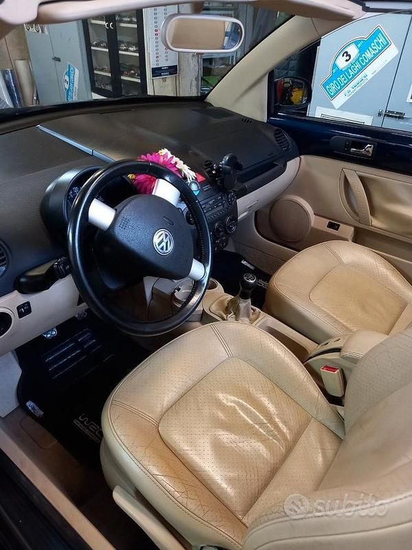 Usata VW New Beetle 116 CV (85 kW) 2003 Blu Utilitaria