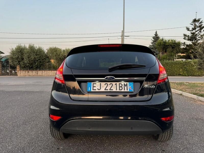 Usata Ford Fiesta Titanium 95 CV (69 kW) 2011 Nero Utilitaria