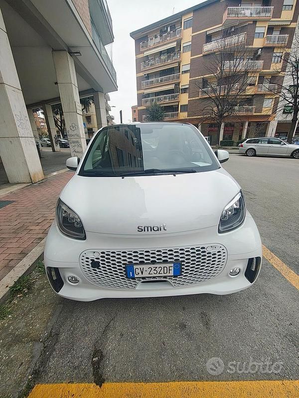 Usata Smart ForTwo Coupé Prime 22 kW (30 CV) 2024 Bianco Utilitaria