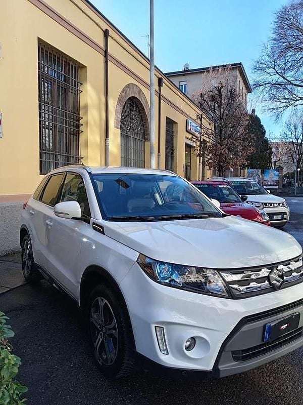 Usata Suzuki Vitara 120 CV (88 kW) 2016 Bianco santorini SUV
