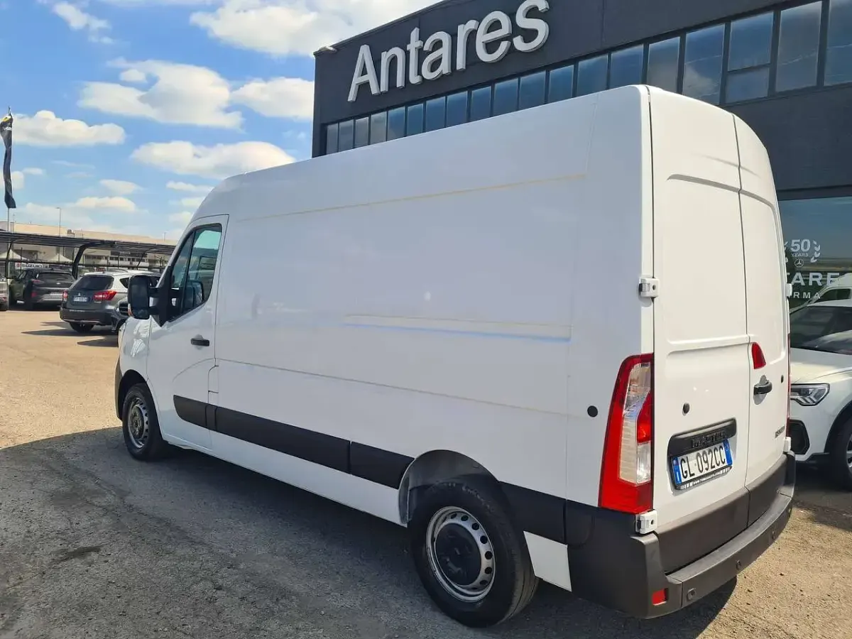 Usata Renault Master 136 CV (100 kW) 2022 Bianco Monovolume