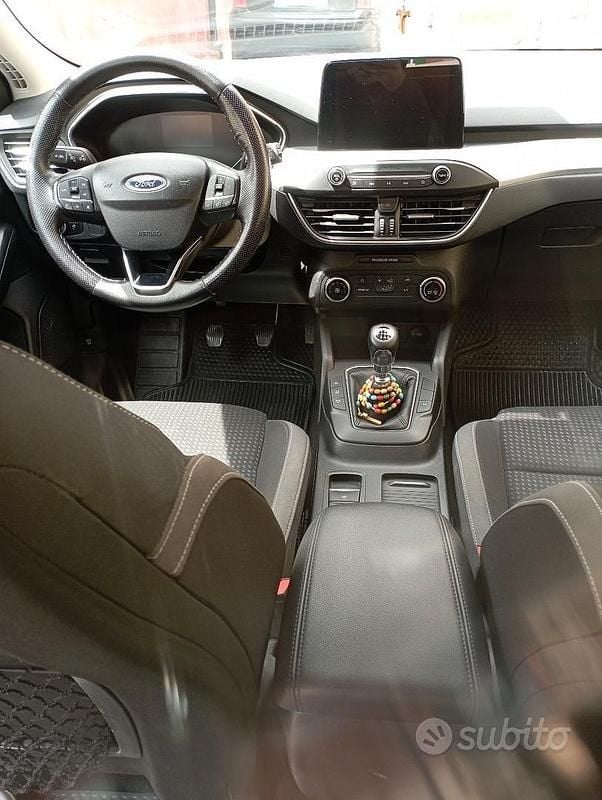 Usata Ford Focus 95 CV (69 kW) 2019 Bianco Berlina