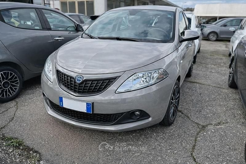 Usata Lancia Ypsilon Silver 70 CV (51 kW) 2023 Grigio Utilitaria