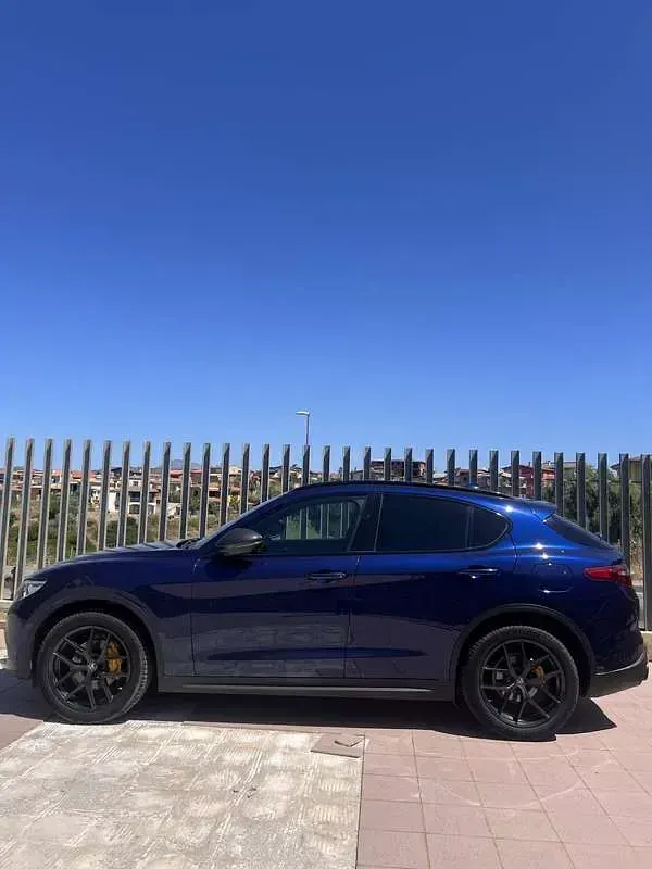 Usata Alfa Romeo Stelvio Executive 210 CV (154 kW) 2019 Blu SUV
