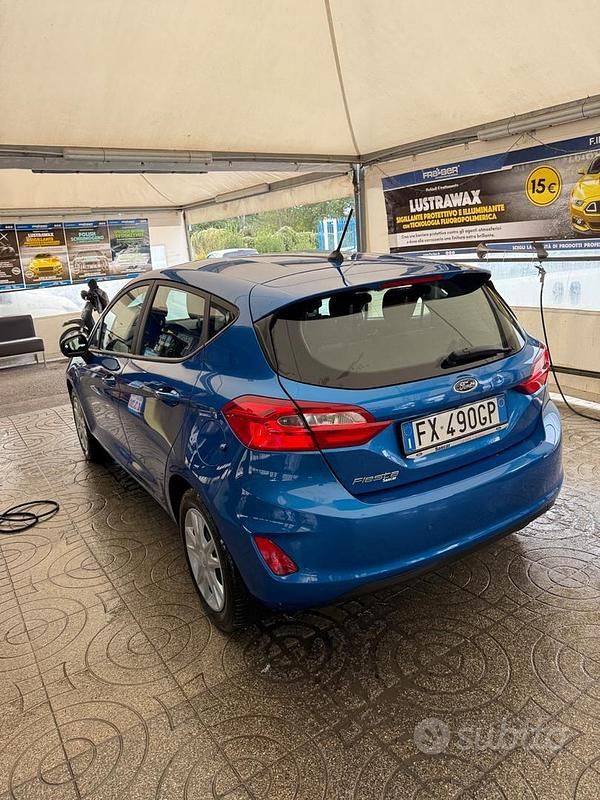 Usata Ford Fiesta 86 CV (63 kW) 2019 Blu Utilitaria