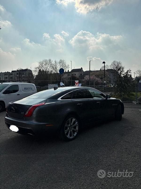 Usata Jaguar XJ Premium Luxury 340 CV (250 kW) 2016 Grigio Berlina