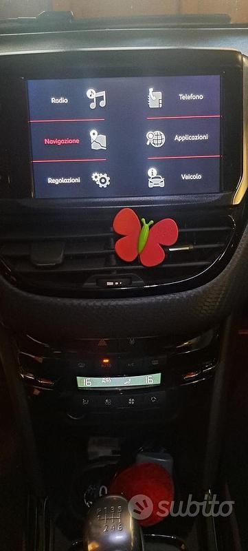 Usata Peugeot 2008 GT-line 120 CV (88 kW) 2017 Bianco SUV