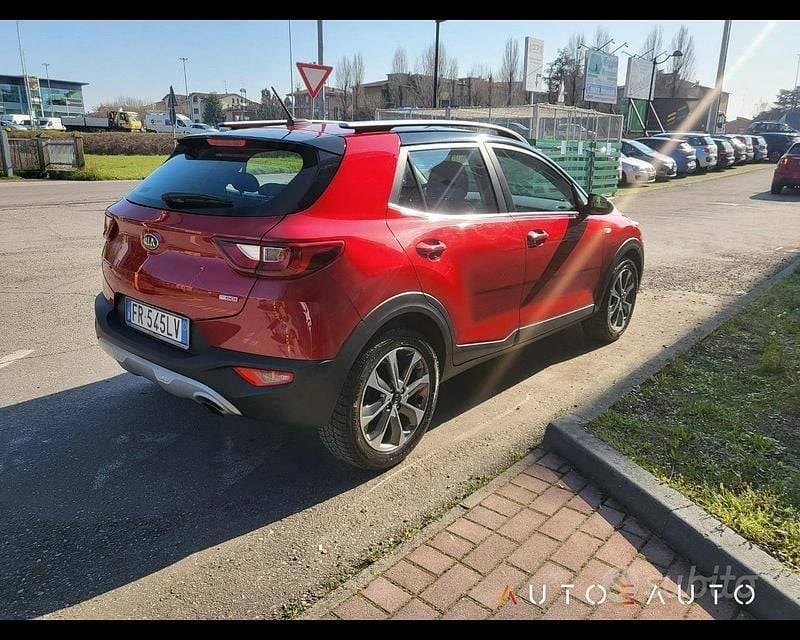 Używany Kia Stonic Style 120 KM (88 kW) 2018 Czerwony SUV