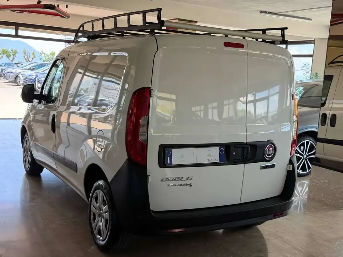 Usata Fiat Doblò 105 CV (77 kW) 2016 Bianco Monovolume