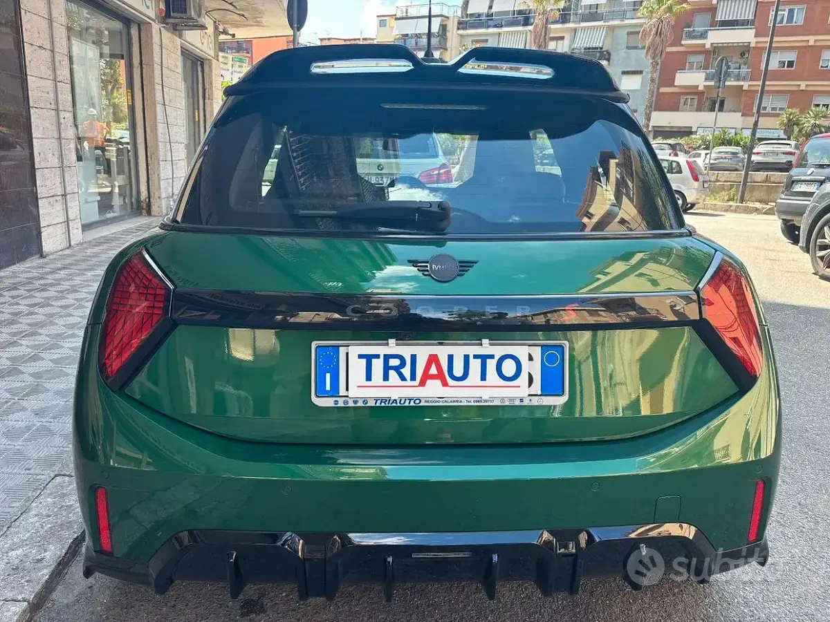 Usata Mini John Cooper Works 204 CV (150 kW) 2026 Verde Utilitaria