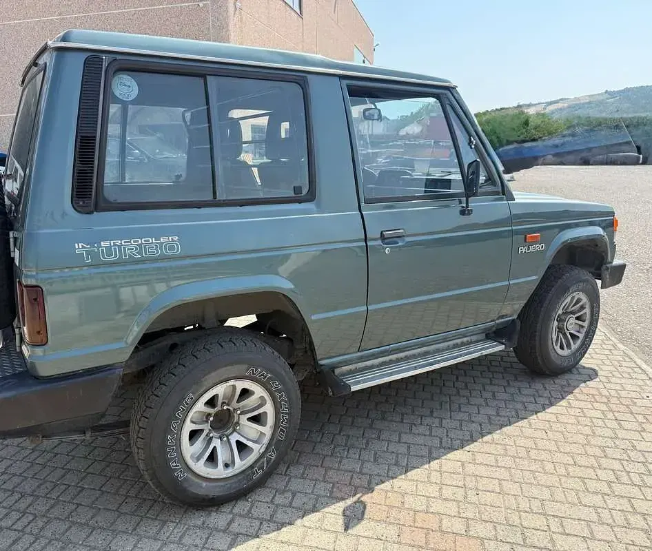 Usata Mitsubishi Pajero 90 CV (66 kW) 1990 SUV