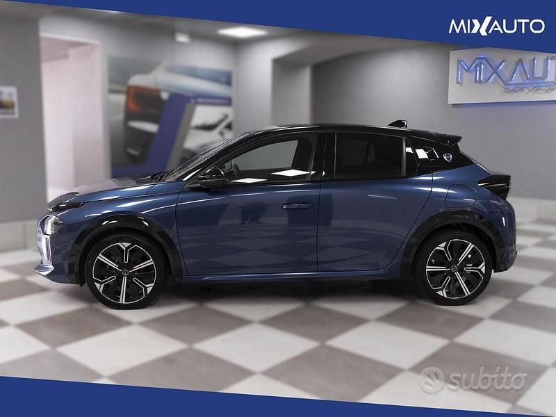 Usata Lancia Ypsilon 110 CV (80 kW) 2025 Bluazzurro Utilitaria