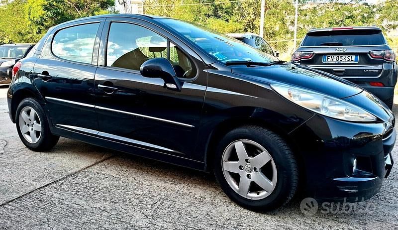 Usata Peugeot 207 70 CV (51 kW) 2011 Nero Berlina