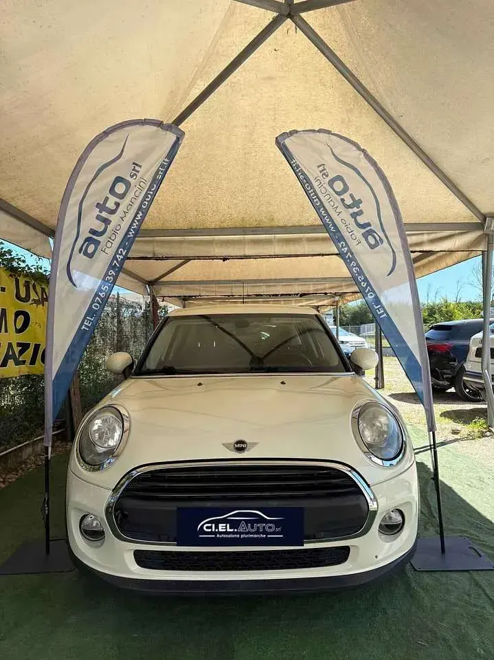 Usata Mini One D Business 95 CV (69 kW) 2017 Pepper white Utilitaria