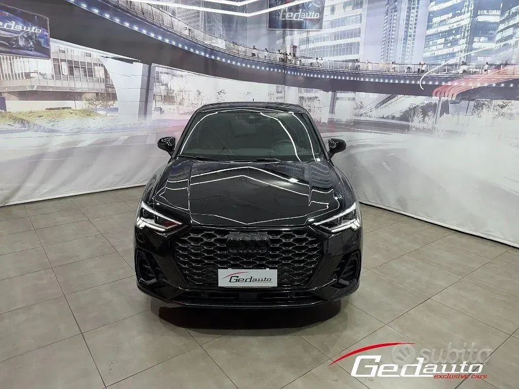 Usata Audi Q3 Sportback Black Edition 193 CV (141 kW) 2025 Nero SUV