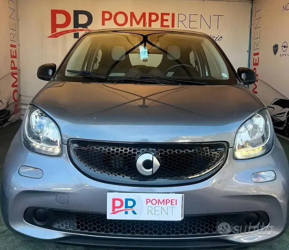 Usata Smart ForFour Prime 71 CV (52 kW) 2016 Grigio Utilitaria