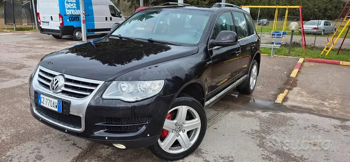 Usata VW Touareg 224 CV (164 kW) 2007 Nero SUV