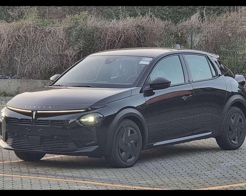 Nuova Lancia Ypsilon 110 CV (80 kW) 2025 Nero Utilitaria