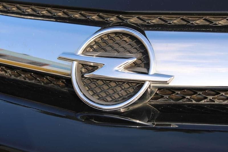 Usata Opel GT 264 CV (194 kW) 2008 Onyxschwarz Cabrio