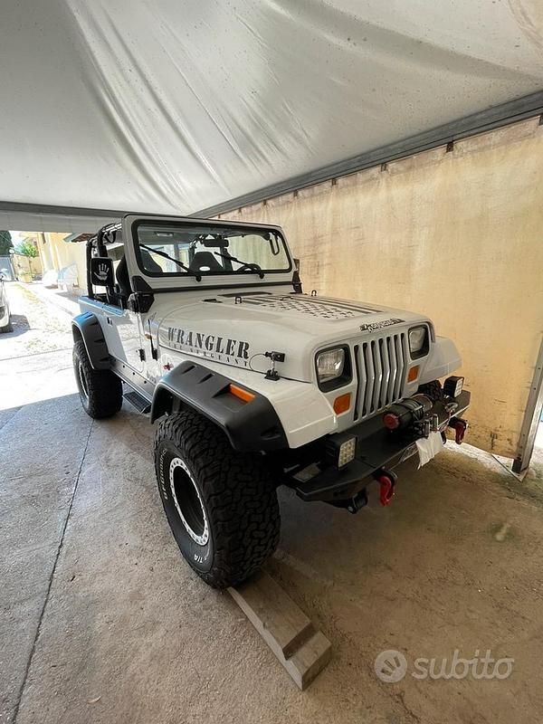 Usata Jeep Wrangler 1991 Bianco SUV