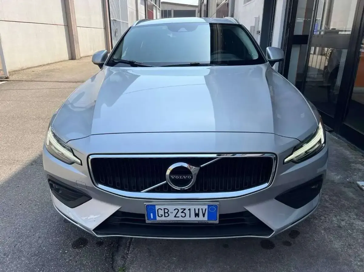 Usata Volvo V60 Business Edition 150 CV (110 kW) 2020 Grigio Station wagon