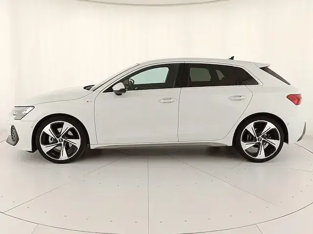 Usata Audi A3 S-Line 150 CV (110 kW) 2025 2y bianco ghiacciaio metallizzato Berlina