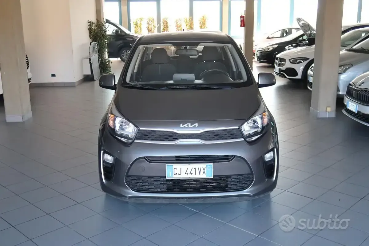 Usata Kia Picanto Urban 67 CV (49 kW) 2022 Grigio Utilitaria