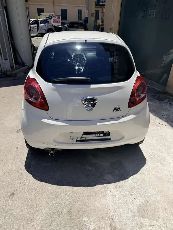 Usata Ford Ka Titanium 69 CV (50 kW) 2015 Utilitaria