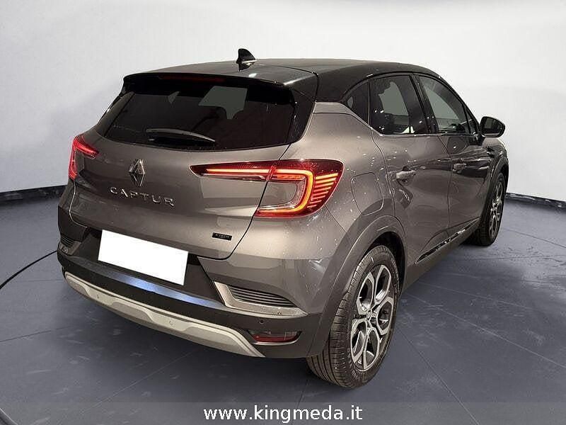 Usata Renault Captur Techno 143 CV (105 kW) 2023 Grigio SUV