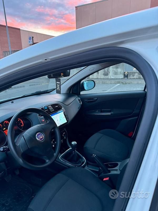 Usata Fiat Bravo 120 CV (88 kW) 2007 Bianco Utilitaria