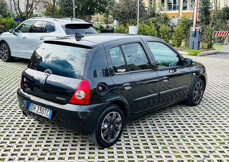Usata Renault Clio II 68 CV (50 kW) 2007 Berlina